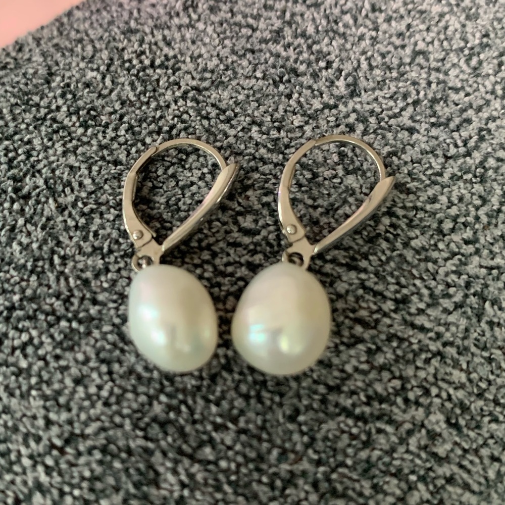 Honora pearl earrings.